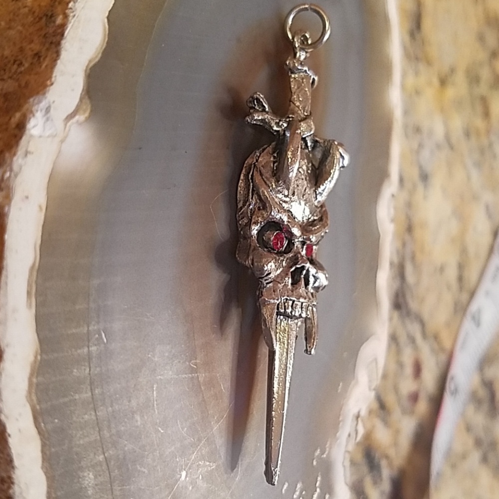Vintage Silver Sword & skull pendant unisex - Picture 3 of 8